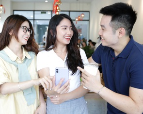 Xu hướng mua sắm hàng ‘auth’ trên ứng dụng ngân hàng