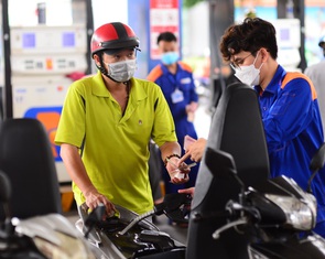 15h ngày 30-11: Giá xăng, dầu tăng giảm đan xen