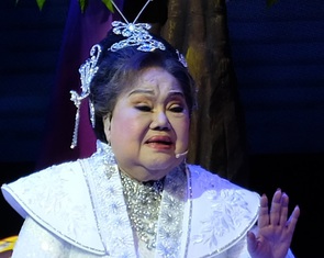 Ngọc Giàu, Hoài Linh xuất hiện trên sân khấu Huỳnh Long, Bình Tinh quá tâm huyết