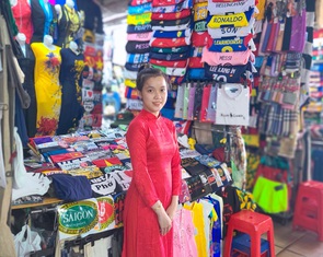 Tiểu thương chợ Bến Thành háo hức lên sóng livestream bán hàng