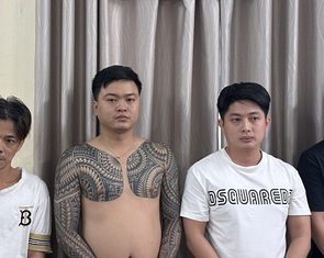 Công an TP.HCM bắt 'đại ca' quận 6 chuyên đòi nợ kiểu tạt sơn, mắm tôm