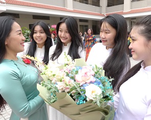 Giáo dục, xin đừng đổi mới nửa vời