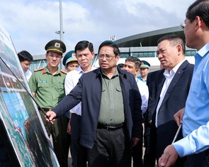 Thủ tướng khảo sát dự án nâng cấp, mở rộng cảng hàng không Phù Cát