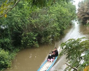 Nhà ơi! Quê ơi! Con biết phải làm sao đây?
