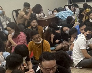 Đòi nợ kiểu khủng bố: Dọa đâm chết cả con người vay nợ