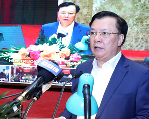 Bí thư Hà Nội: 'Vỉa hè gắn liền với sinh kế của người dân, phải có giải pháp căn cơ'