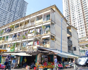 Sống khổ nơi chung cư cũ