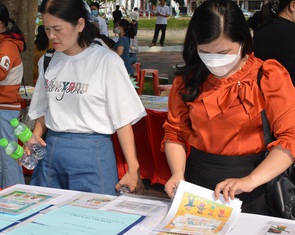 Gần 1.000 tựa sách cho thầy trò trường tiểu học