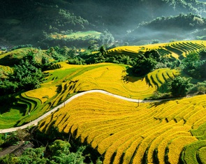 Chùm tour lễ 30-4 khám phá từ biển đảo tới núi cao