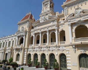 Lần đầu tiên trụ sở UBND TP.HCM đón khách tham quan dịp 30-4 và 1-5