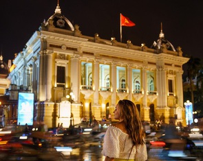 A Tourist's Guide to Love - phim đưa cảnh đẹp Việt đến thế giới - vào top 3 Netflix toàn cầu