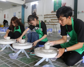 Trải nghiệm làm thợ gốm Bát Tràng ở Cần Thơ