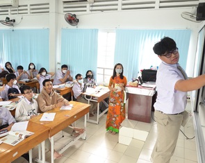 TP.HCM phê duyệt danh mục sách giáo khoa lớp 4, 8, 11