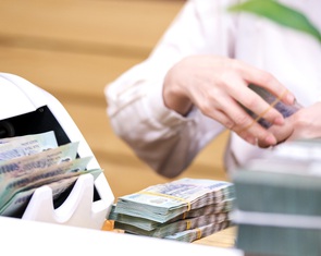 Chuẩn bị tăng lương cơ sở lên 1,8 triệu đồng cho 9 nhóm đối tượng