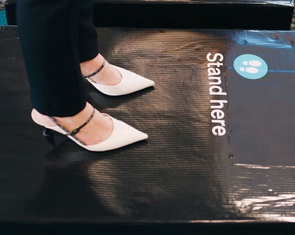 New Zealand yêu cầu 'cân hành khách' trước khi lên máy bay