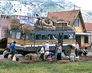 Những chuyến xe đò về miền kỷ niệm thương nhớ - Kỳ 2: Những chuyến xe đò nối biển với núi rừng