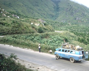 Những chuyến xe đò về miền kỷ niệm thương nhớ -Kỳ 4: Xe qua đèo Hải Vân rồi mới biết mình còn sống