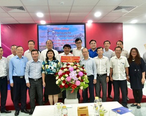 Nhiều cơ quan, đơn vị đến thăm, chúc mừng báo Tuổi Trẻ