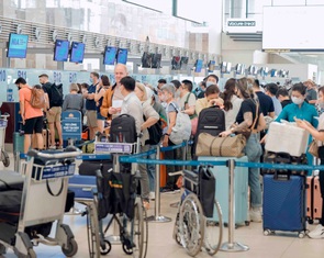 Ngân sách eo hẹp mà sân bay quá tải, tiền đâu để đầu tư?