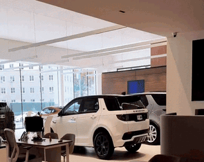 Thợ sửa xe ở Land Rover được tính công hơn 10 triệu/giờ