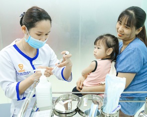 WHO kêu gọi tiêm chủng bù vắc xin quy mô lớn