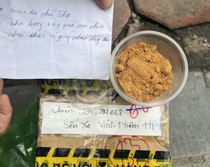 ‘Rao bán ngầm đất hiếm trên mạng' - Kỳ 2: ‘Giao dịch’ bằng vàng miếng, bất động sản