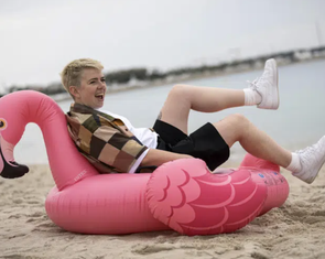 'How to Have Sex' - Một 'Sex Education' khác