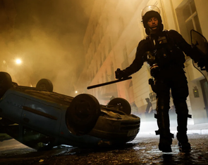 Biểu tình ở Pháp: Người biểu tình tấn công nhà một quan chức