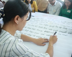 Thực hiện chương trình giáo dục mới còn hạn chế, sẽ thí điểm sách giáo khoa điện tử