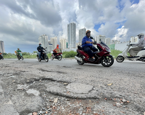 Dự án 'năm cha, ba mẹ'