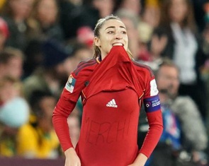Người nhà giấu tin cha qua đời để Olga Carmona toàn tâm đá chung kết World Cup nữ 2023