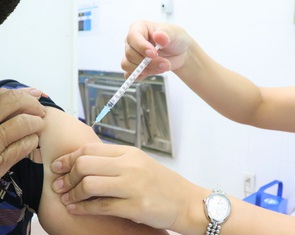 TP.HCM còn 6.630 liều vắc xin COVID-19, cần 25.924 liều dùng đến cuối năm