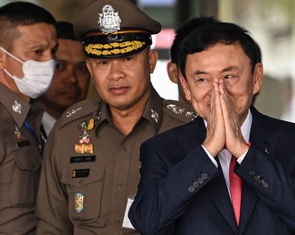 Thái Lan bác tin đồn ông Thaksin được chuyển sang bệnh viện tư