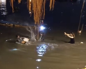 Xôn xao clip ‘hỗn chiến’ khi thả cá phóng sinh gần chùa Diệu Pháp