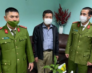 Nguyên giám đốc CDC Huế bị bắt vì liên quan đến kit test COVID được quay lại làm việc