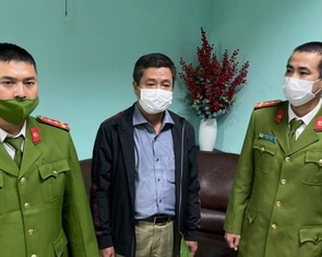 Nguyên giám đốc CDC Huế bị tạm giam được quay lại làm việc là đúng luật
