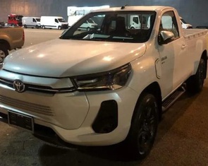 Toyota Hilux chạy điện liên tục đi 'chào hàng', dễ được sản xuất thương mại trong thời gian gần