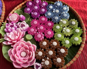 Bánh dân gian trang trí bắt mắt, hút khách du lịch về Cần Thơ