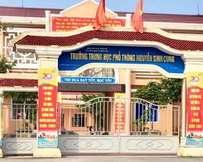 Cấp dưới làm lộ đề thi, hiệu trưởng bị kỷ luật