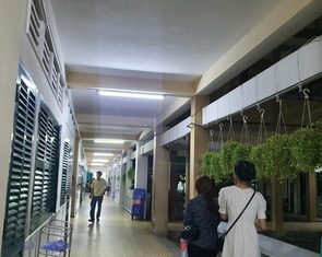 Từ vụ lạm thu ở Trường tiểu học Hồng Hà: Đừng chỉ xử lý phần ngọn