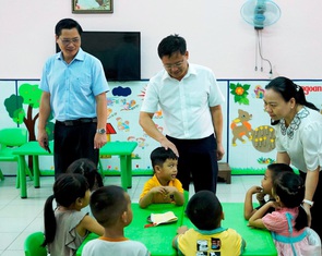 Đối thoại, chuyển trường để ngăn giáo viên nghỉ việc
