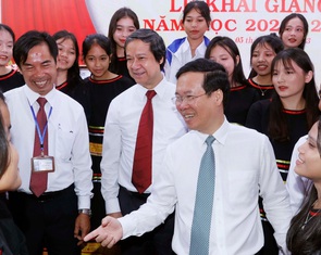 Chủ tịch nước: Chắt chiu mọi nguồn lực để đảm bảo cuộc sống vật chất của thầy cô, học sinh