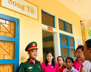 Âm vang Hoàng Sa, Trường Sa trong lễ khai giảng nơi biên giới