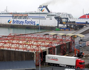 Bộ Ngoại giao lên tiếng về có 3 người Việt trong container đông lạnh ở Ireland