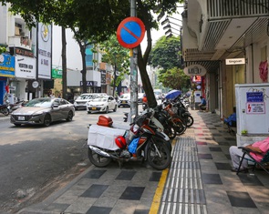 Lãnh đạo TP.HCM yêu cầu đẩy nhanh tiến độ thu phí vỉa hè