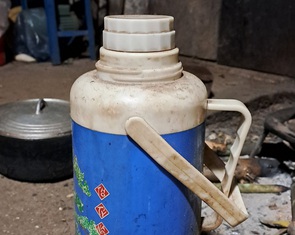 Cái phích nước đầu tiên của làng