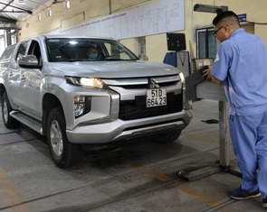 Ô tô thay đổi đèn khác loại nguyên bản theo xe vẫn được đăng kiểm
