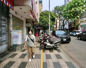 Vì sao chưa thu phí lòng đường, vỉa hè TP.HCM?