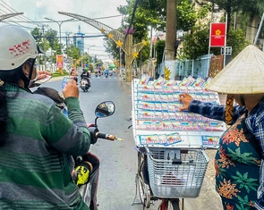 Công ty vé số nên có chính sách hỗ trợ đời sống, gia đình người bán vé số dạo