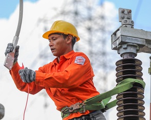 Giá điện tăng ảnh hưởng doanh nghiệp: Nhìn từ sàn chứng khoán